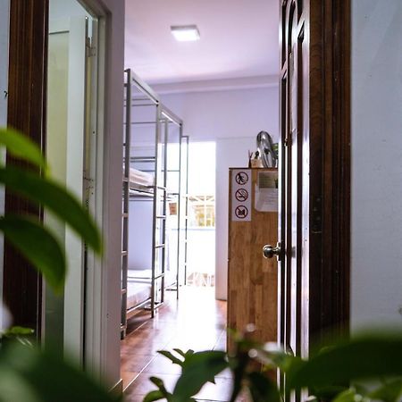 Хостел The Crib Vietnam Хошимин Экстерьер фото